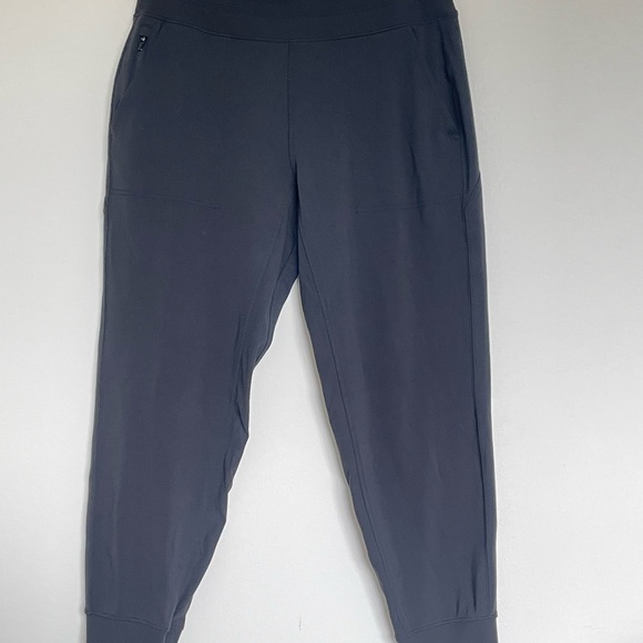 Athleta Venice Jogger Medium - Picture 9 of 9